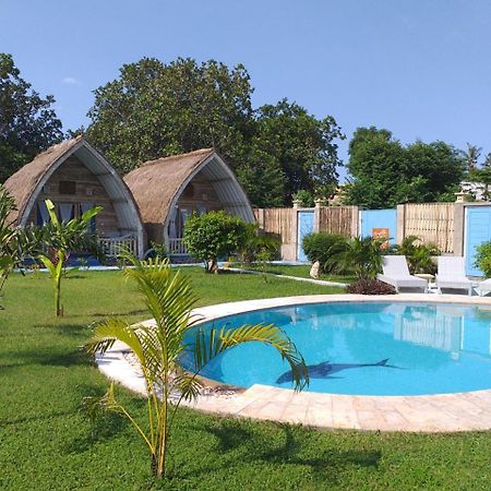 Casa Azzurra Bed & Breakfast Gili Air Exterior photo