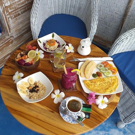 Casa Azzurra Bed & Breakfast Gili Air Exterior photo