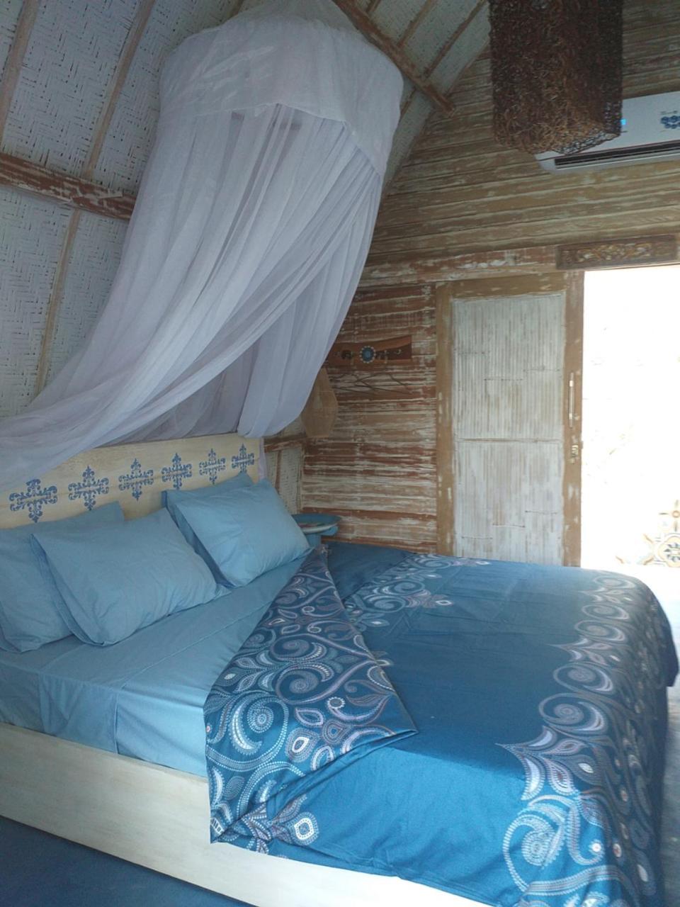 Casa Azzurra Bed & Breakfast Gili Air Exterior photo