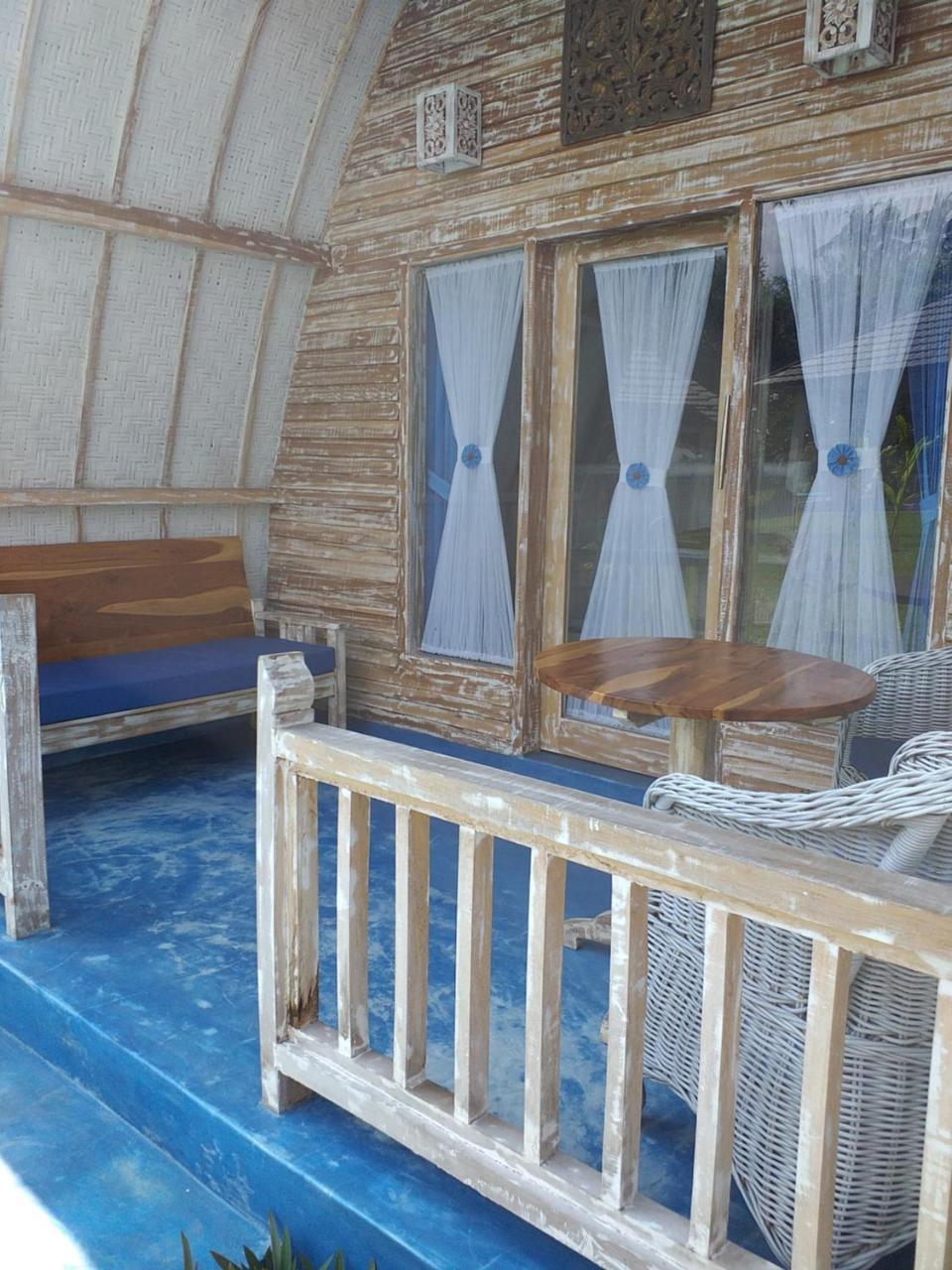 Casa Azzurra Bed & Breakfast Gili Air Exterior photo